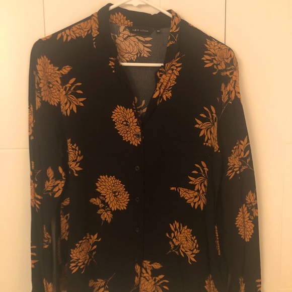 New Look blouse with beautiful flower design - Picture 2 of 5
